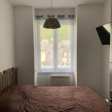 Apartment Renove & Calme - Centre-ville 4 A 6 Pers - 2eme Etage Cuisine Equipee- Linge Et Menage En Option Cauterets